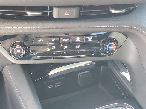 Certified 2023 Buick Envision Preferred image 29