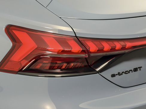 Used 2024 Audi e-tron GT Prestige image 26