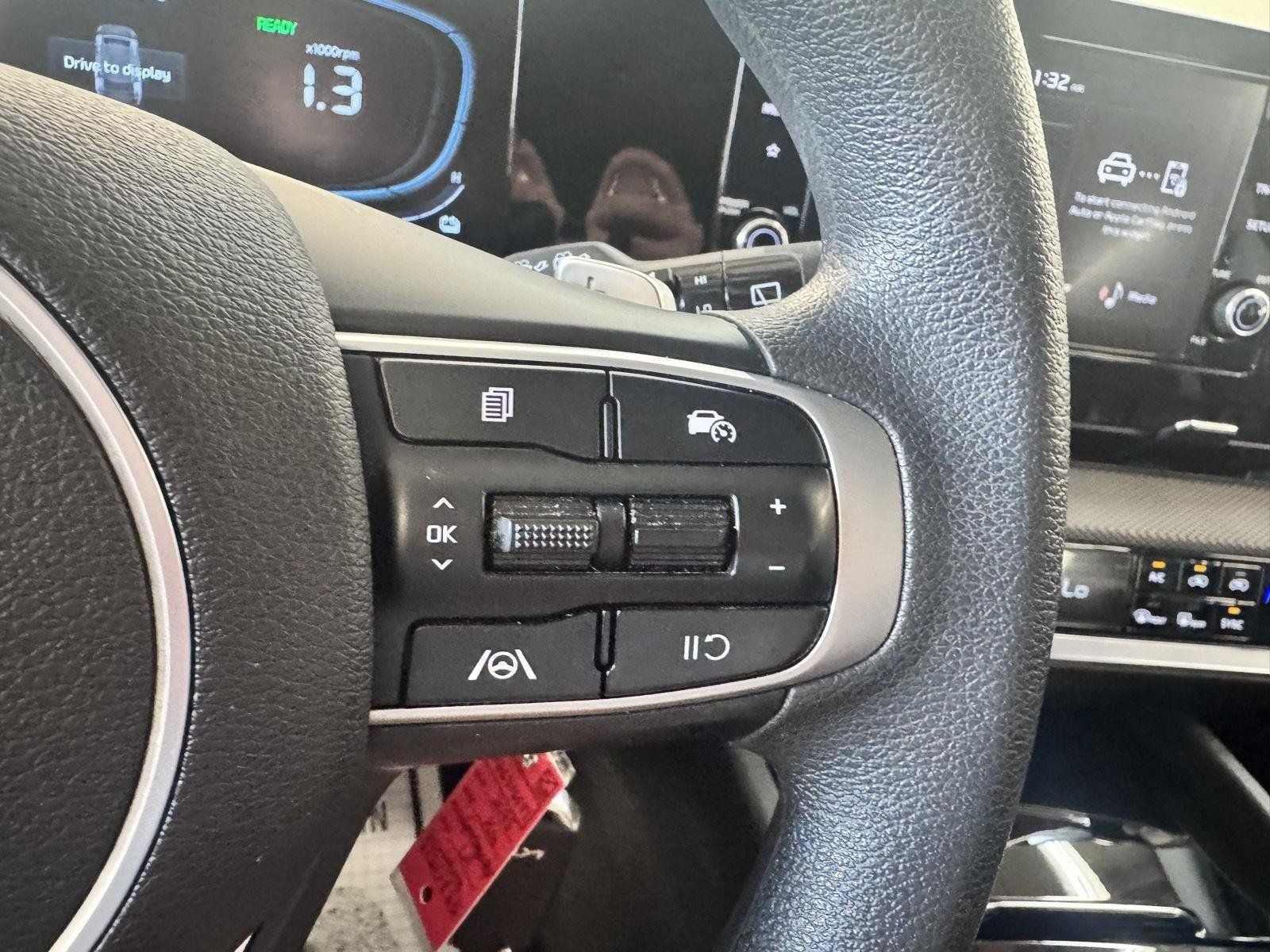 Certified 2025 Kia Sportage LX AWD/4WD image 13