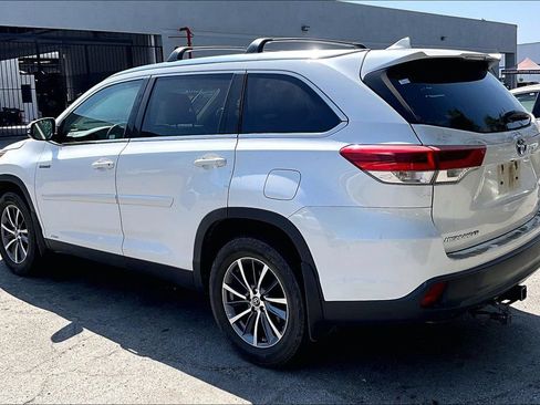 Used 2019 Toyota Highlander XLE AWD/4WD image 6