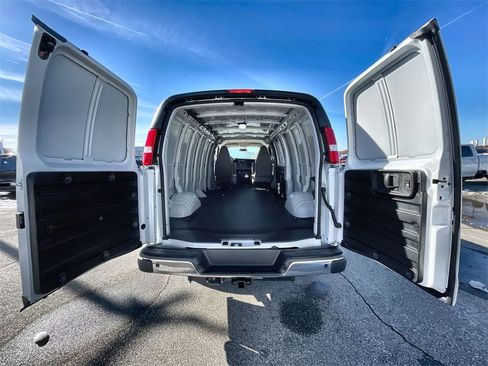 New 2025 Chevrolet Express 2500 Work Van w/ Driver Convenience Package image 19