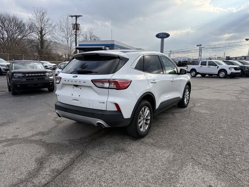 Used 2020 Ford Escape SE image 7