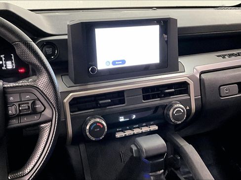 Used 2025 Toyota Tacoma SR5 AWD/4WD image 7