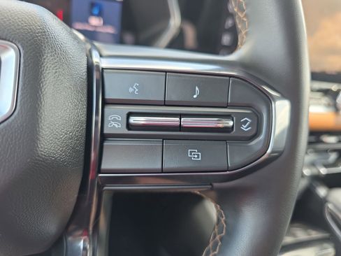 Used 2024 GMC Canyon AT4 AWD/4WD image 20