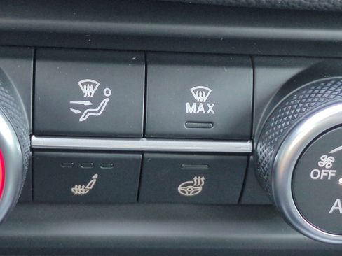 New 2025 Alfa Romeo Giulia w/ Veloce Package Rwd image 19