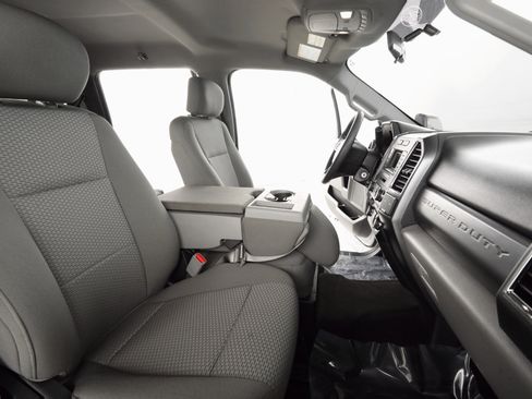 Used 2017 Ford F250 XLT image 25
