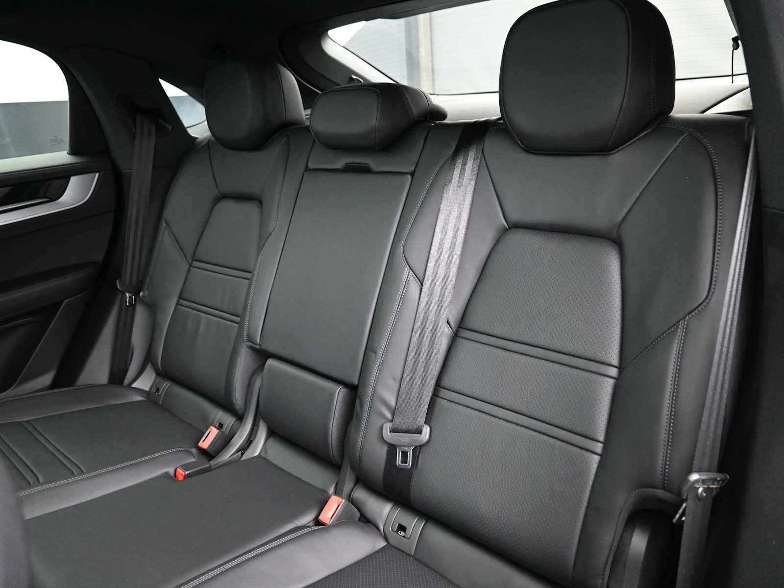 New 2025 Porsche Cayenne E-Hybrid Coupe AWD/4WD image 16