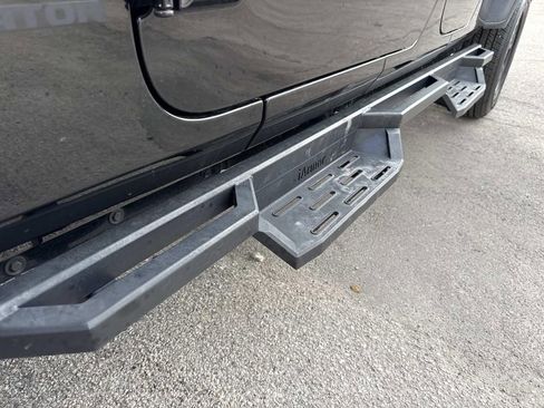 Used 2022 Jeep Gladiator Sport image 12