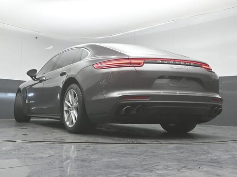 Used 2018 Porsche Panamera 4S Executive image 40
