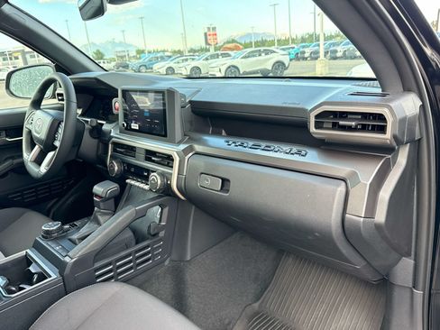 Used 2026 Toyota Tacoma TRD Off-Road AWD/4WD image 39
