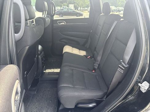 Used 2020 Jeep Grand Cherokee Laredo AWD/4WD image 22