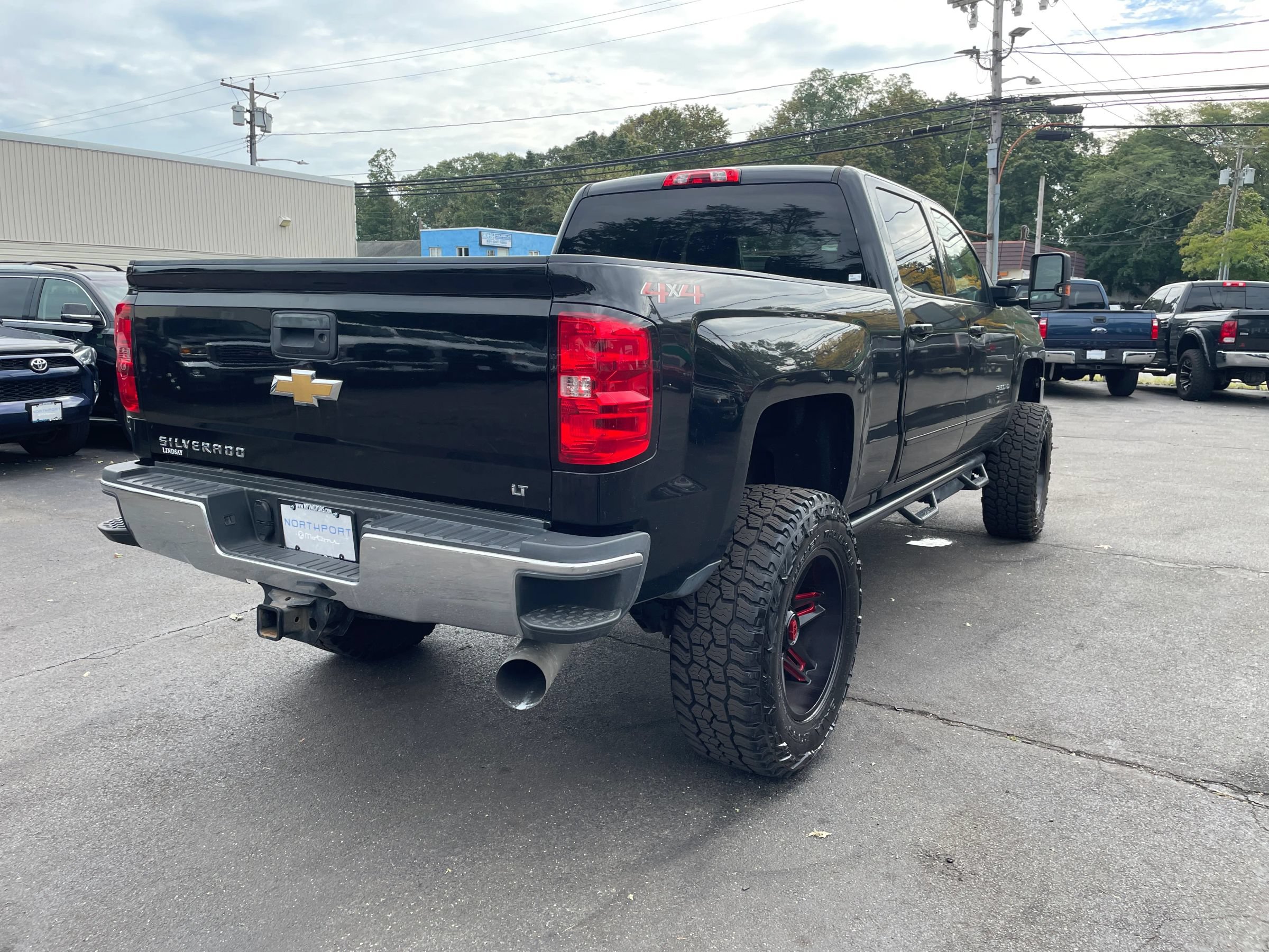Used 2018 Chevrolet Silverado 2500 LT w/ LT Convenience Package AWD/4WD image 5