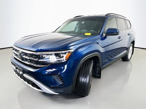 Used 2023 Volkswagen Atlas SE AWD/4WD image 3