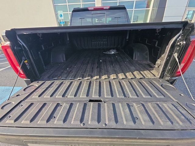 Used 2024 GMC Sierra 1500 SLT w/ SLT Premium Plus Package AWD/4WD image 4