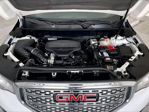 Used 2017 GMC Acadia Denali w/ Technology Package AWD/4WD image 12