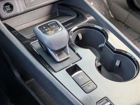 Used 2024 Nissan Rogue S image 12