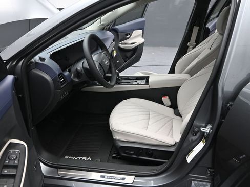 New 2026 Nissan Sentra SL w/ Floor Mat Package FWD image 17