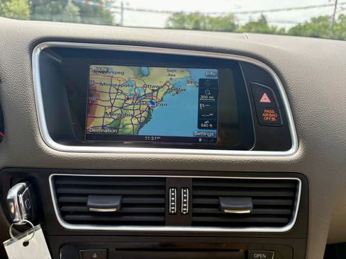 Used 2017 Audi Q5 2.0T Premium AWD/4WD image 33