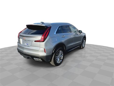 Used 2025 Cadillac XT4 Premium Luxury image 8