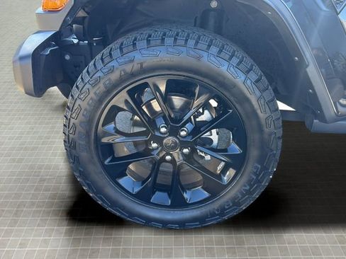 Certified 2024 Jeep Gladiator Sport image 45