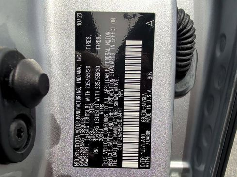 Used 2021 Toyota Highlander Platinum image 32