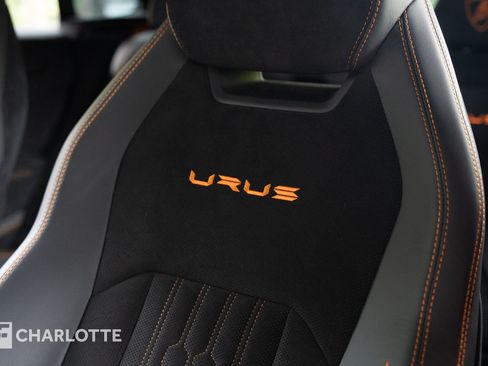 Used 2021 Lamborghini Urus AWD/4WD image 22
