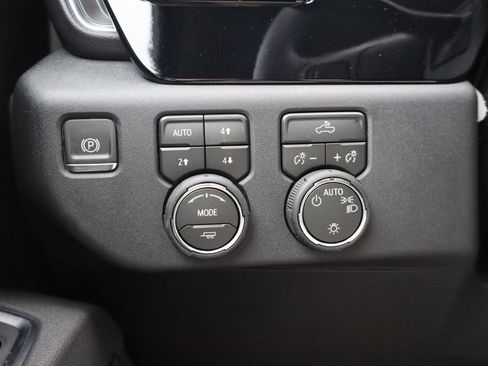 New 2026 Chevrolet Silverado 1500 LT w/ Z71 Off-Road Package AWD/4WD image 13