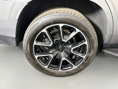 Used 2023 Chevrolet Tahoe RST w/ Luxury Package AWD/4WD image 33