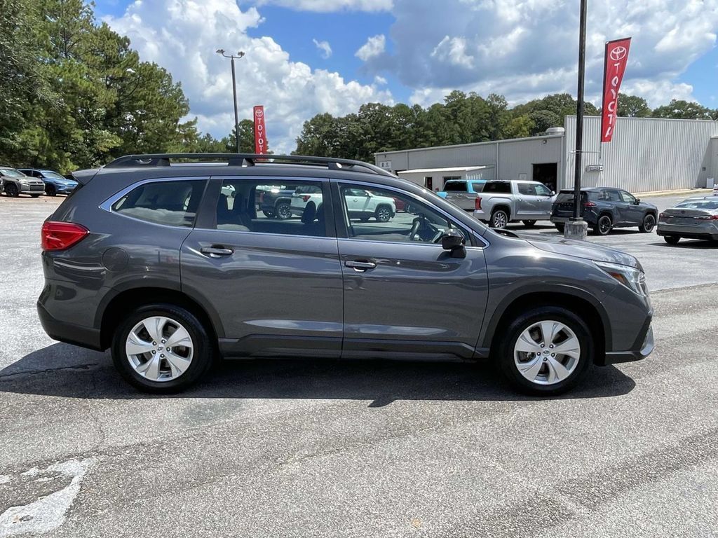 Used 2023 Subaru Ascent 8-Passenger AWD/4WD image 2