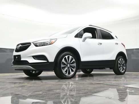 Used 2022 Buick Encore Preferred AWD/4WD image 24