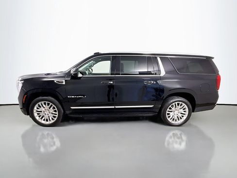 Used 2025 GMC Yukon XL Denali AWD/4WD image 4