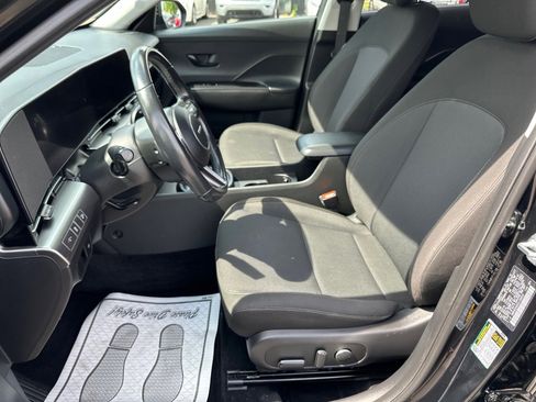 Used 2025 Hyundai Kona SEL FWD image 15