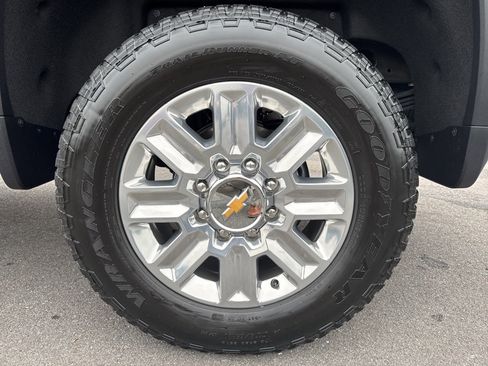 Used 2024 Chevrolet Silverado 2500 High Country w/ High Country Premium Package image 13