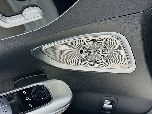 Used 2025 Mercedes-Benz C 300 4MATIC Sedan image 20