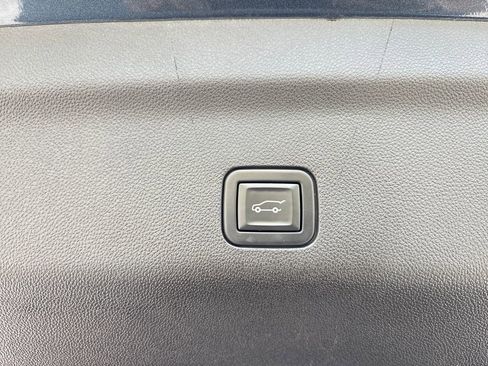 Used 2021 Cadillac Escalade Luxury AWD/4WD image 35