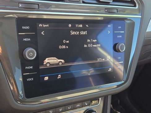 Used 2020 Volkswagen Tiguan SE w/ Panoramic Sunroof Package image 23