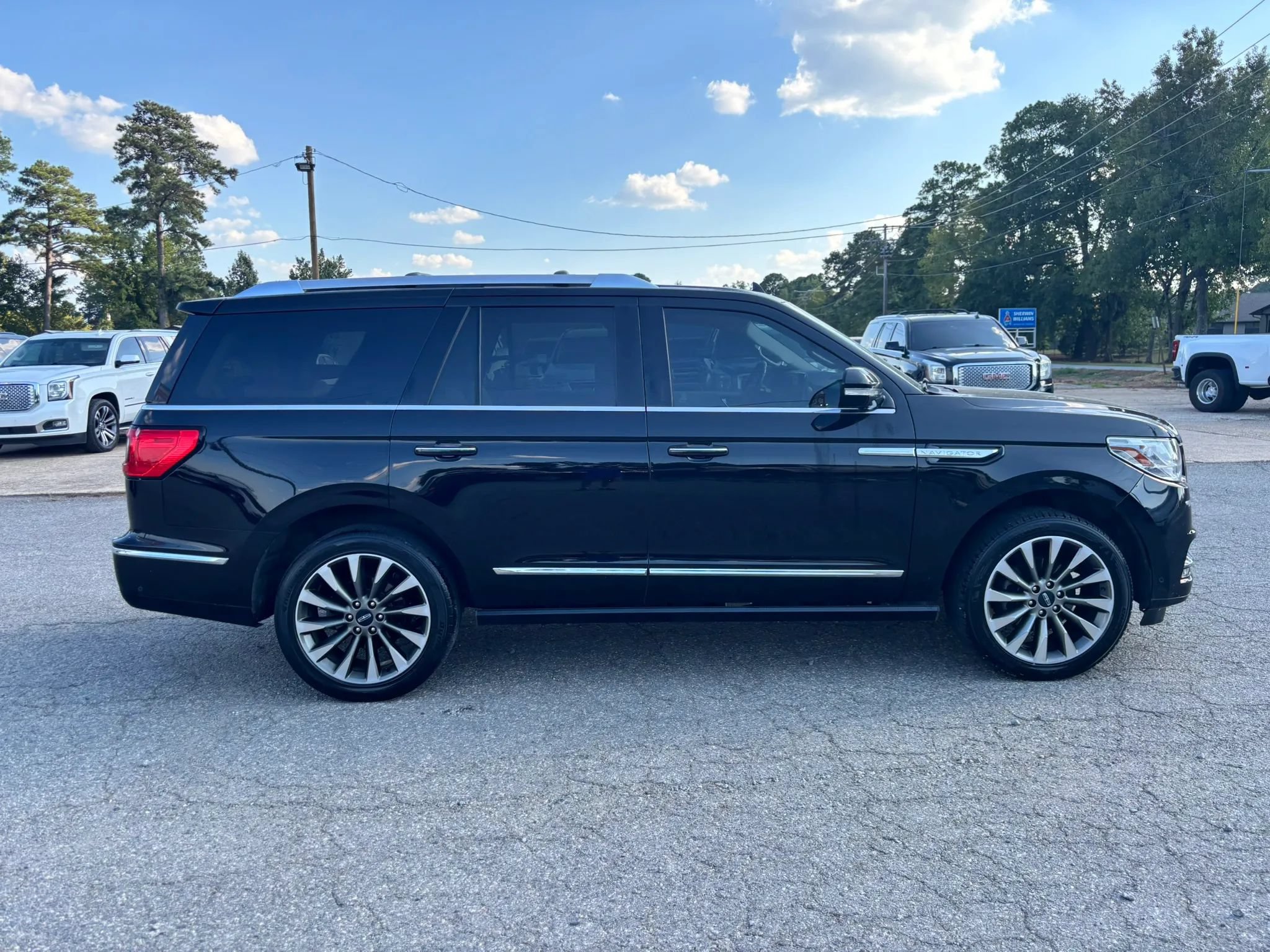 Used 2020 Lincoln Navigator Reserve AWD/4WD image 6