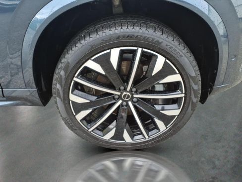 Used 2025 Volvo XC90 B6 Plus AWD/4WD image 10