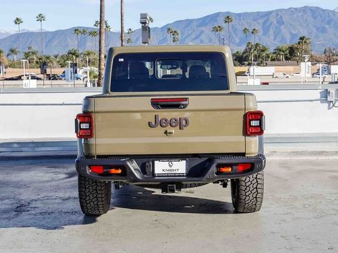 New 2026 Jeep Gladiator Mojave image 8