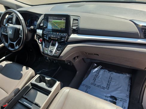 Used 2021 Honda Odyssey Touring image 12