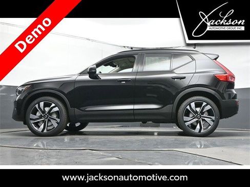 New 2025 Volvo XC40 B5 Ultra image 33