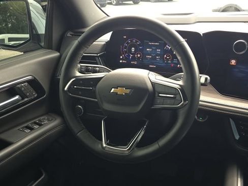 Used 2026 Chevrolet Suburban Premier AWD/4WD image 39