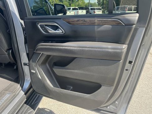 Used 2022 Chevrolet Suburban Premier AWD/4WD image 15