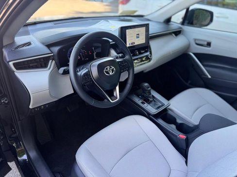 Used 2026 Toyota Corolla Cross LE AWD/4WD image 15