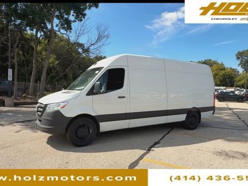 Used 2025 Mercedes-Benz Sprinter 2500 image 4