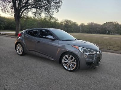 Used 2013 Hyundai Veloster w/ Style Pkg