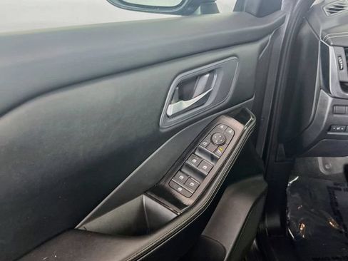 Used 2025 Nissan Rogue SV AWD/4WD image 15