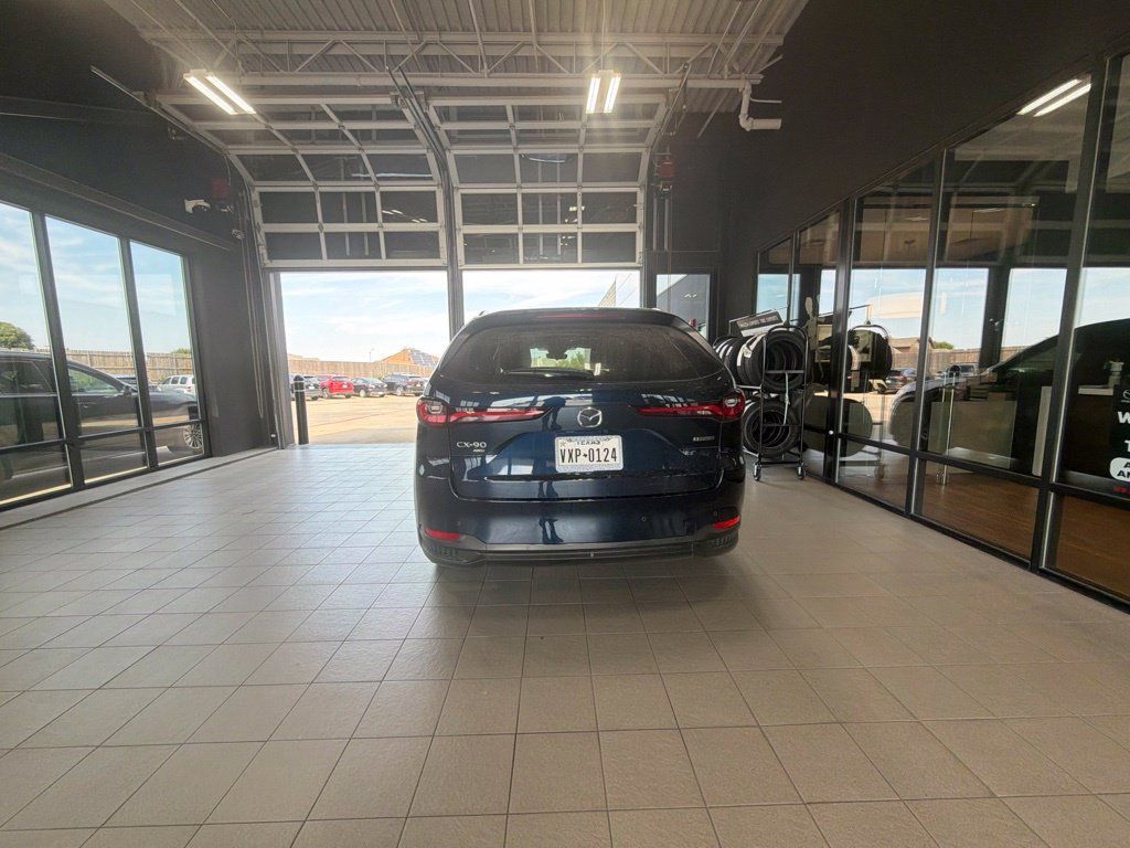 Used 2025 MAZDA CX-90 3.3 Turbo w/ Preferred Package AWD/4WD image 15