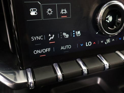 Used 2026 GMC Acadia AT4 w/ Luxury Package AWD/4WD image 8