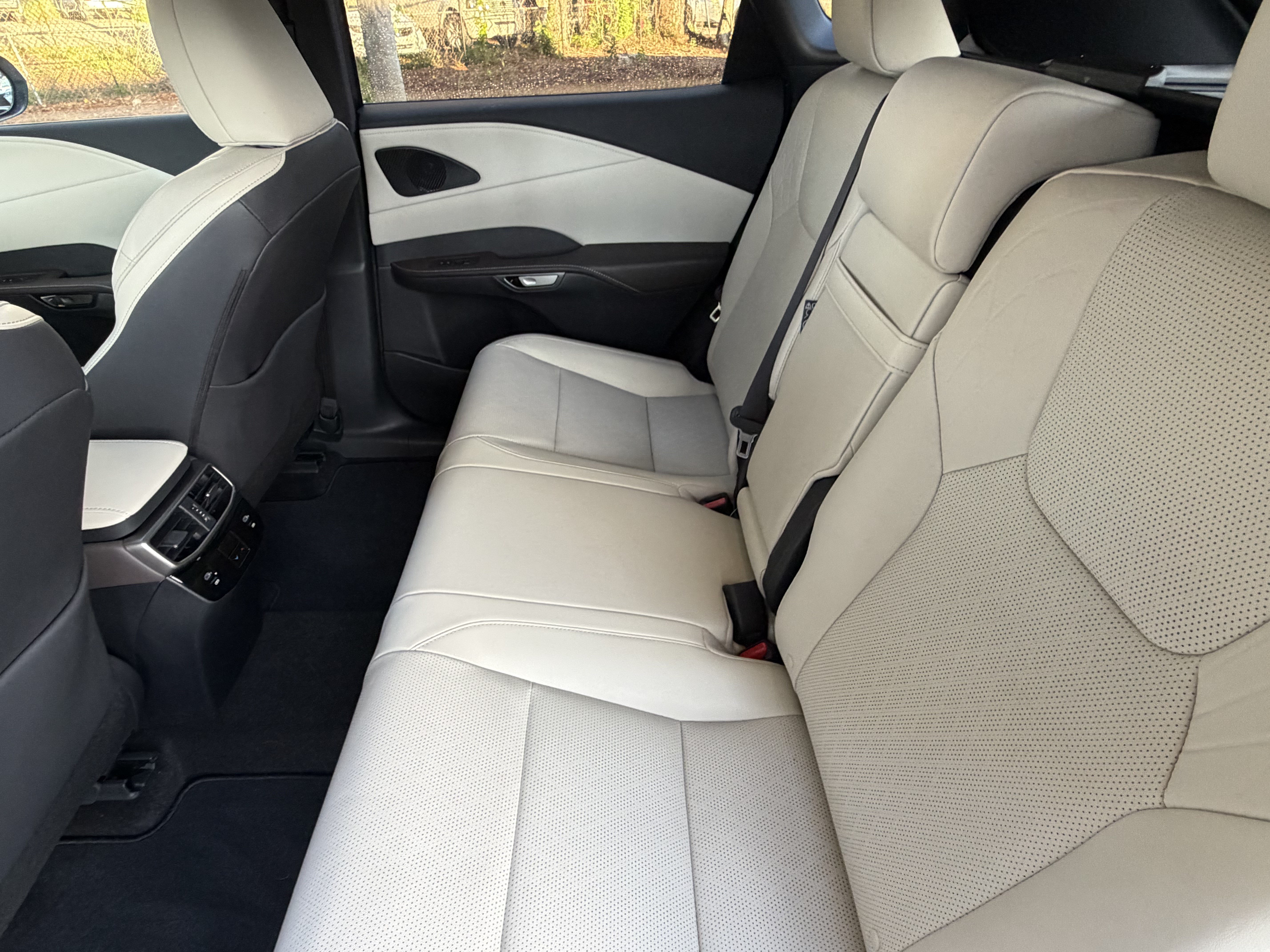 Used 2026 Lexus RX 350 Premium Plus w/ Accessory Package (Z1) FWD image 29